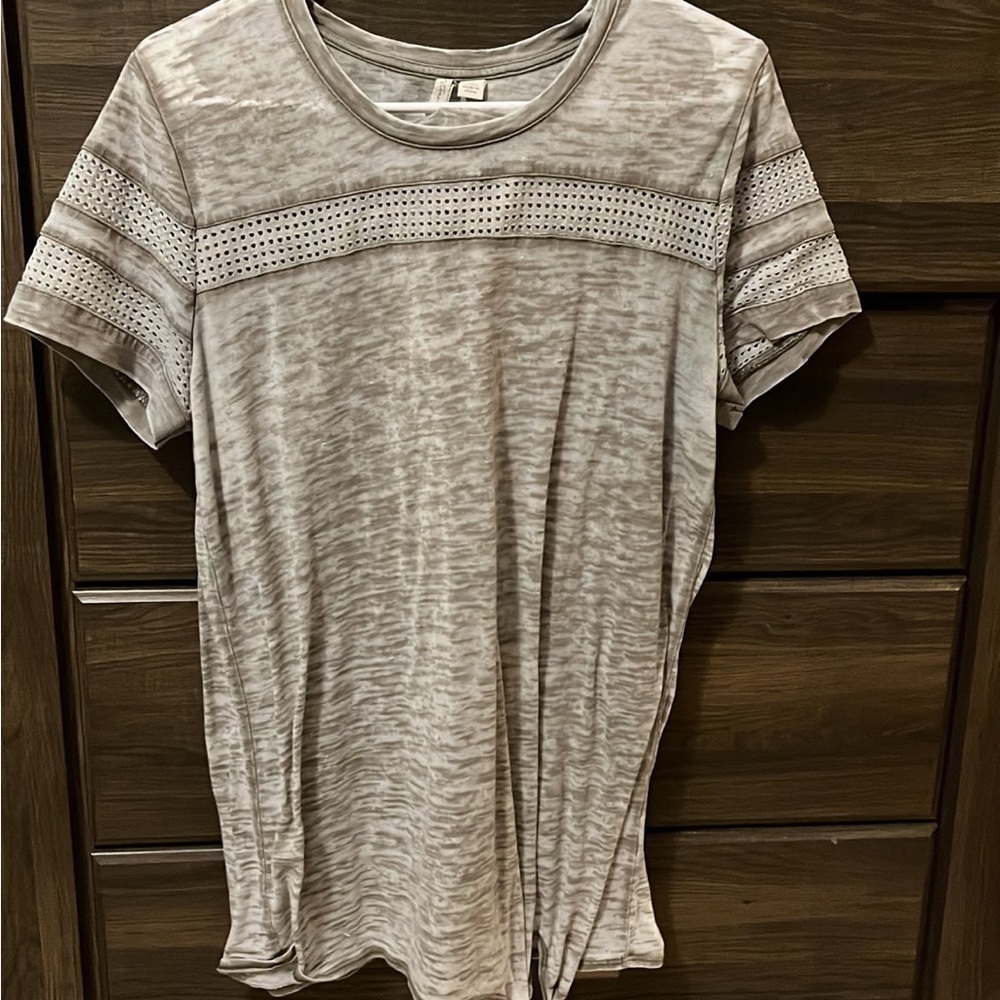 Small/medium shirt bundle - Picture 3 of 4